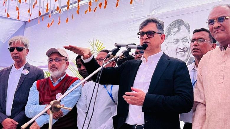 একজন মুক্তিযোদ্ধাকে ভাড়া করে নিজেদের স্বাধীনতার পক্ষে দেখাতে চাচ্ছে জামায়াত