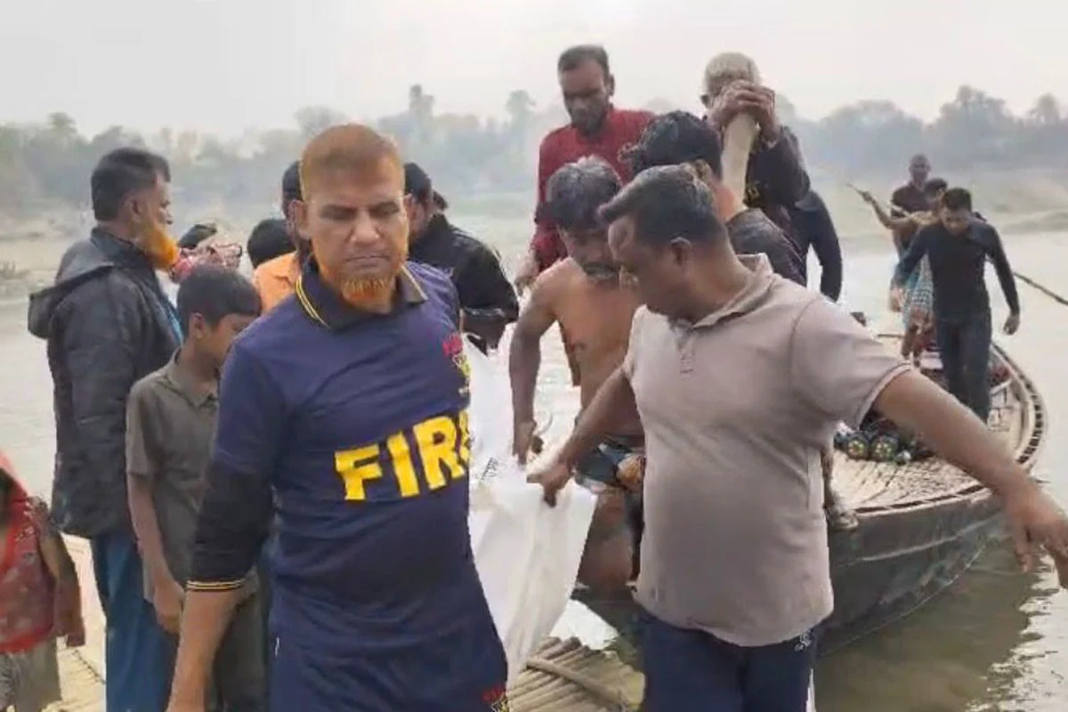 গড়াই নদীতে গোসলে নেমে দুই শিশু নিখোঁজ, ১৯ ঘণ্টা পর একজনের মরদেহ উদ্ধার