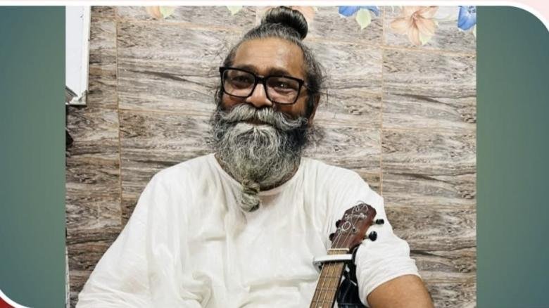 পীরকে পিটিয়ে-কুপিয়ে হত্যা: বাউল শিল্পী শফি মন্ডলের বাড়িতে পুলিশ মোতায়েন