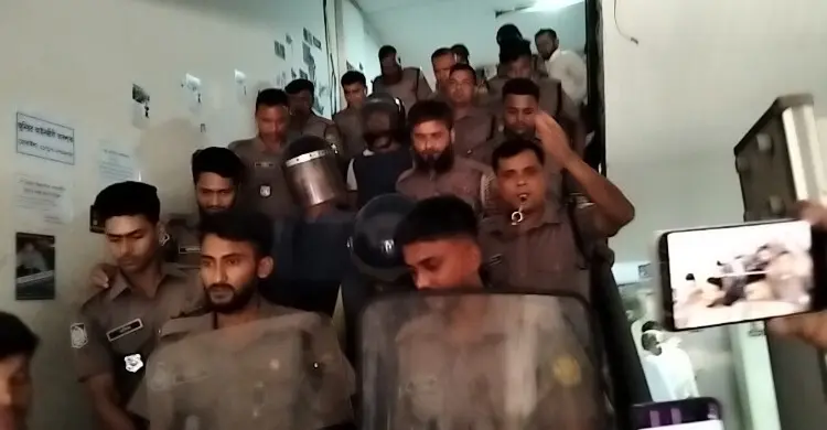 কামরুলের হাসপাতালে চাঁদাবাজির মামলায় চার আসামি ৪ দিনের রিমান্ডে