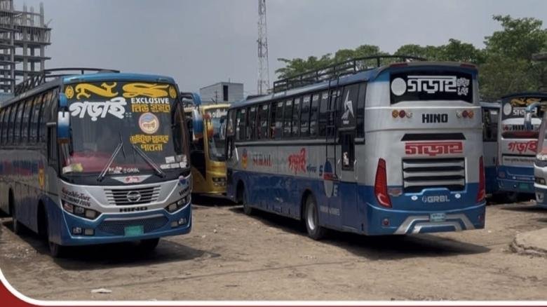 কুষ্টিয়ায় অনির্দিষ্টকালের জন্য বাস চলাচল বন্ধ