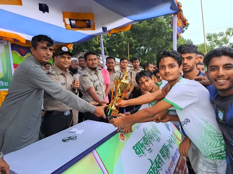 মাদকদ্রব্য নিয়ন্ত্রণ অধিদপ্তরের আয়োজনে কুষ্টিয়ায় মাদকবিরোধী প্রীতি ফুটবল ম্যাচ অনুষ্ঠিত